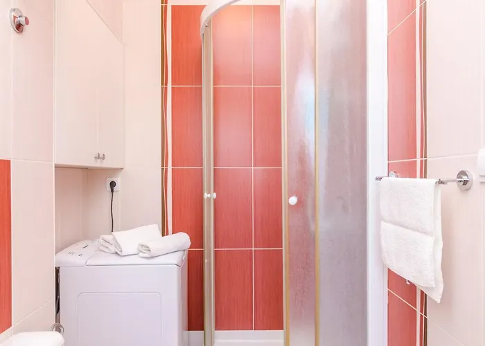 아파트먼트 에울랄리야 *